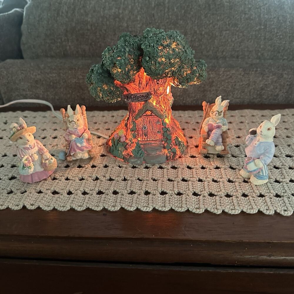 Easter Village Set Bunny Rabbit Family Lighted Tree House Decoration Vintage 90s